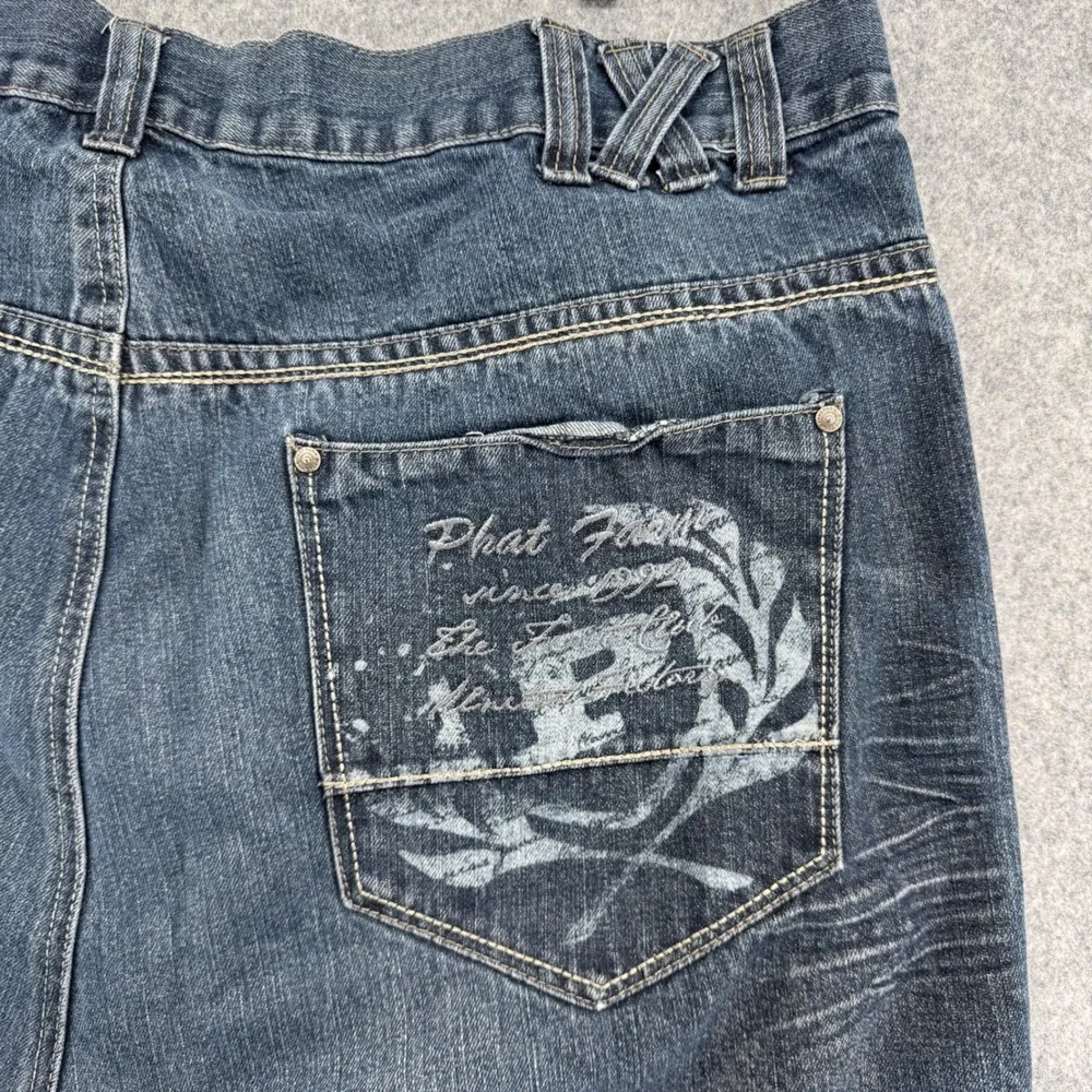 Phat Farm Denim Jeans Mens 39 x 30 Blue Vintage Graphic Back Pocket Whiskered